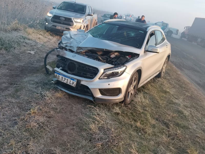 La Plata: cuatro veh&iacute;culos chocaron en cadena sobre la Ruta 36 por la intensa neblina