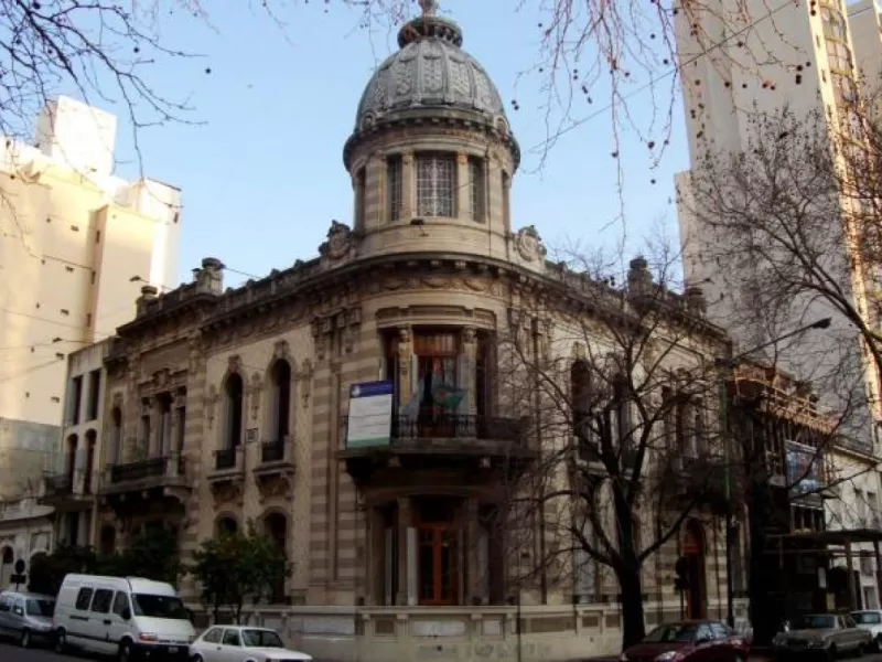 El Gobierno de Kicillof recort&oacute; contratos en Radio Provincia y desat&oacute; un fuerte rechazo gremial