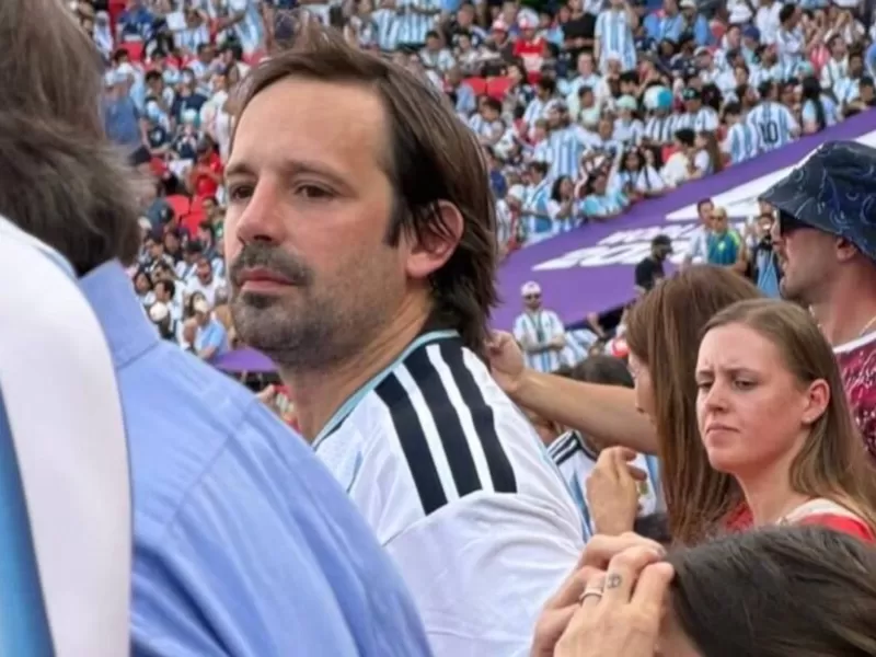 El discurso anticasta de Milei vuelve a hacer agua: un funcionario se fue al Mundial y un dirigente libertario se junt&oacute; con Insaurralde