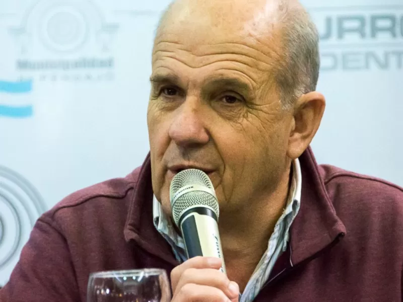 El intendente Zurro lleva a la Justicia el conflicto por el ingreso de agua a Pehuajó