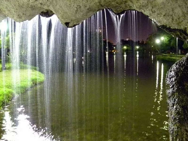 La Plata: el intendente Alak retomar&aacute; en 2026 el plan para enrejar y cerrar de noche el Paseo del Bosque