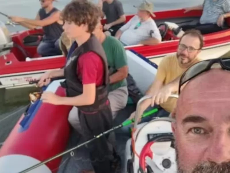 Angustia en el R&iacute;o de la Plata: buscan a cinco pescadores desaparecidos en Berazategui