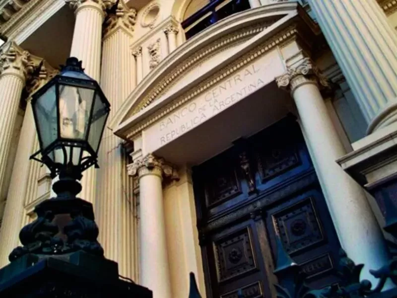 La Bancaria vuelve al paro y crece la tensi&oacute;n por cierres y despidos en entidades financieras