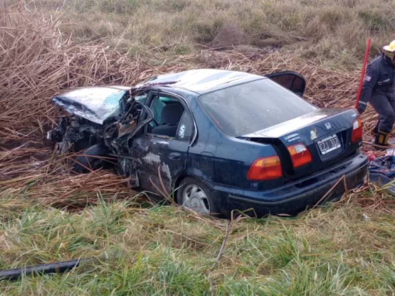 Fatal triple choque en Pehuaj&oacute;: padre e hijo fallecieron y hay cuatro heridos