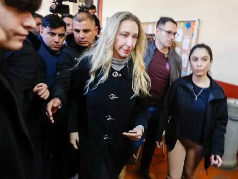VIDEO | Javier y Karina Milei votaron en medio de un fuerte operativo policial y sin realizar declaraciones a la prensa