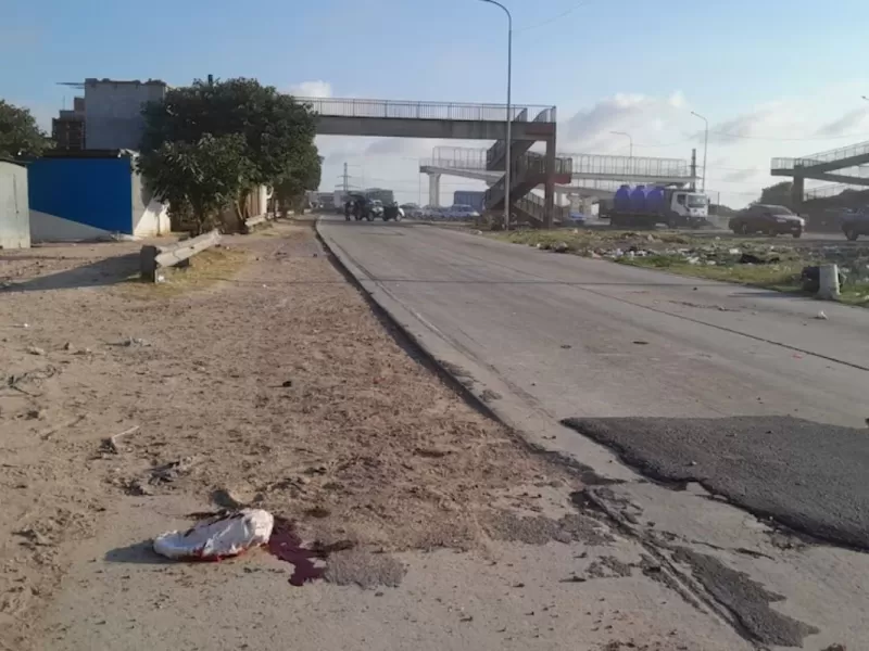 VIDEO | Quilmes: intentaron asaltar en el Acceso Sudeste y uno de los delincuentes terminó atropellado y detenido