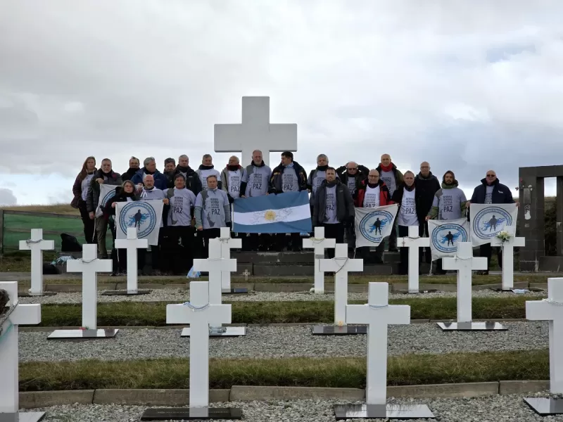 El CECIM La Plata intim&oacute; a Javier Milei por traici&oacute;n a la Patria y exigi&oacute; que se retracte de sus dichos sobre Malvinas