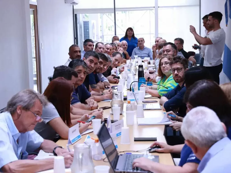 El Gobierno provincial reabri&oacute; las paritarias y convoc&oacute; a los gremios estatales para el martes