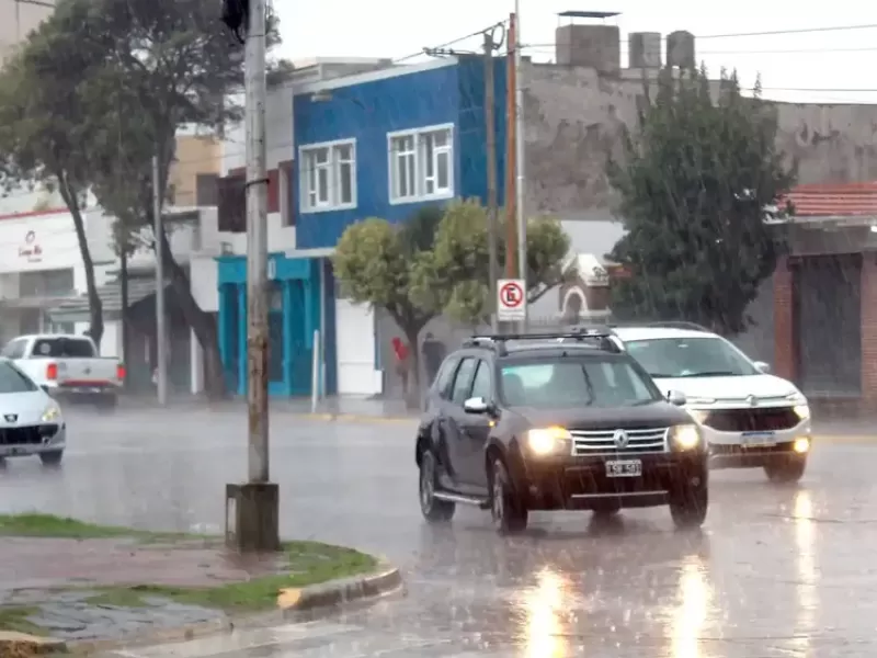 Suspendieron las clases en todos los turnos en distritos de la costa por tormentas intensas