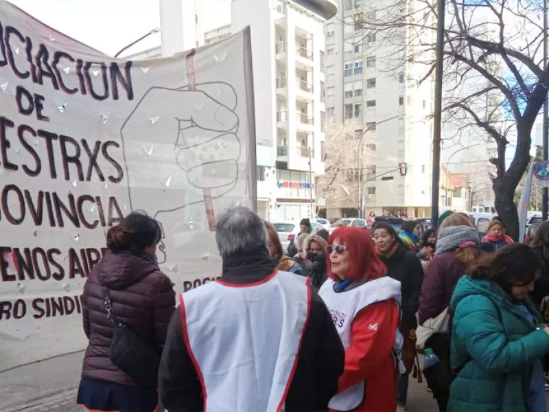 Un sector de los docentes va a un paro de 48 horas y desaf&iacute;o el acuerdo salarial de Kicillof