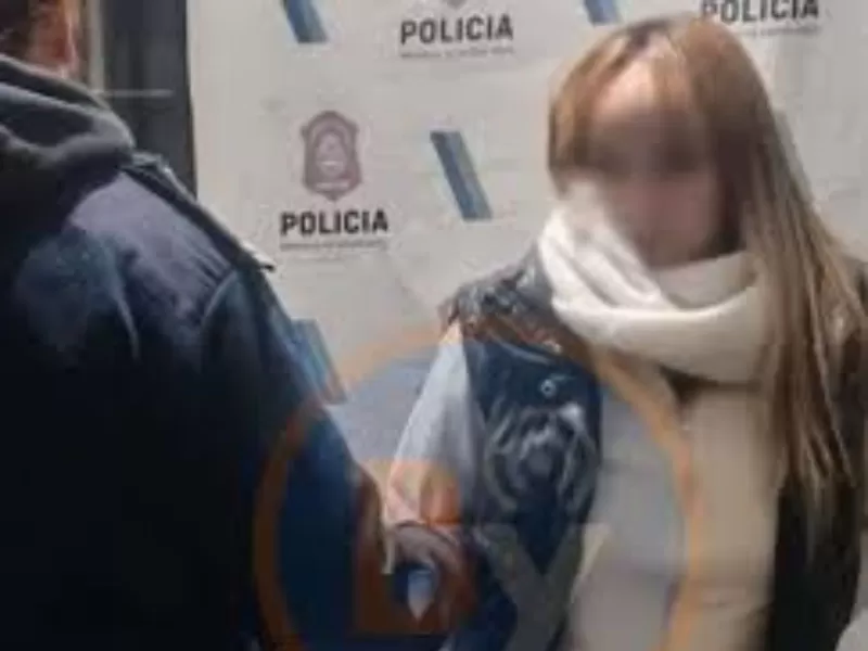 Una mujer polic&iacute;a fue detenida tras atropellar a un ciclista en Florencio Varela