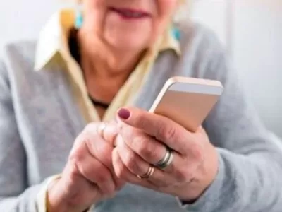 Los Toldos: una anciana de 91 a&ntilde;os sufri&oacute; una estafa digital por parte de sus vecinos del barrio