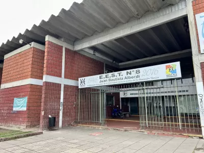 Amenazas de tiroteos en escuelas: identificaron alumnos, hubo un imputado en Mar del Plata y un chico llev&oacute; un rifle a un colegio de La Plata