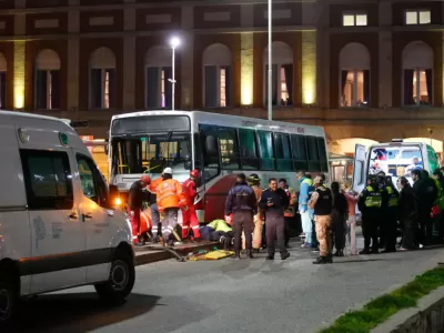 Un colectivo perdi&oacute; el control en Mar del Plata, atropell&oacute; a peatones y una joven muri&oacute;