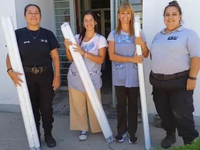 Internos de c&aacute;rceles fabricaron muebles, &uacute;tiles y cortinas para escuelas p&uacute;blicas