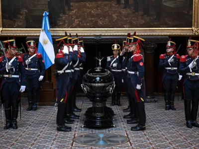 Proponen despedir al Indio Solari en el Congreso y esperan la decisi&oacute;n de su familia