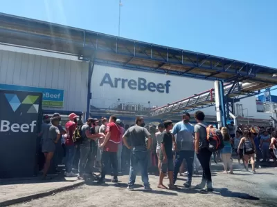 Alrededor de 400 trabajadores tercerizados quedaron sin actividad en un frigor&iacute;fico de Ramallo