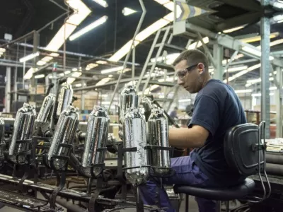 La industria perdi&oacute; m&aacute;s de 100.000 empleos y advierten sobre un fuerte deterioro del entramado productivo
