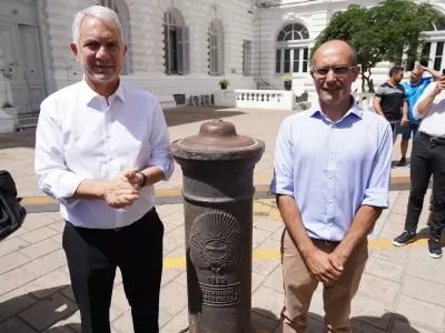 Bolívar le restituyó a La Plata su mojón fundacional tras 143 años