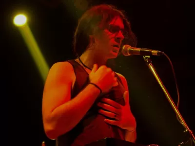 VIDEO | Ciro Coppola lanz&oacute; "El postre abajo de la frutilla", su disco debut