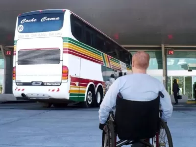 El gobierno de Milei elimin&oacute; subsidios para pasajes gratuitos de personas con discapacidad y trasplantadas