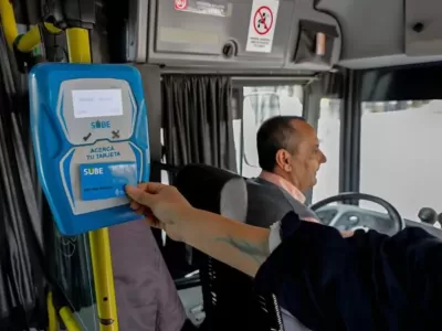 Golpe al bolsillo: el boleto de colectivo subi&oacute; 31 por ciento y el m&iacute;nimo trep&oacute; a 650 pesos