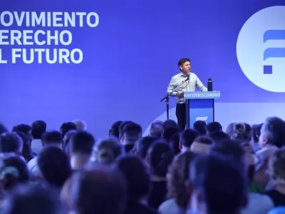VIDEO | Kicillof lanz&oacute; un curso pol&iacute;tico y militantes K lo cruzaron en pleno acto para exigir apoyo a Cristina
